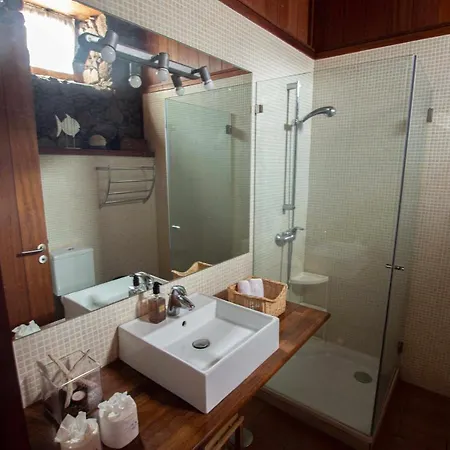 Cerca De La Costa De La Laguna (Tenerife)